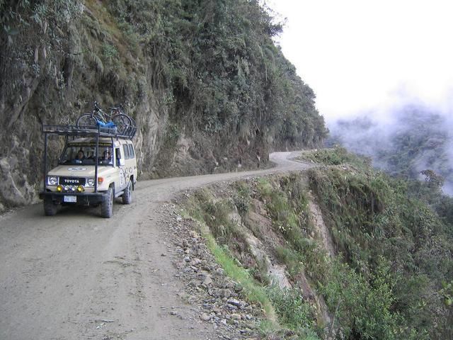 世界上最危险的十条道路，老司机都怕，第一条被称为“夺命公路”