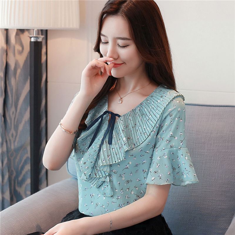 老婆飘了，仗着身材丰满这样穿，紧身显瘦，美的让人销魂