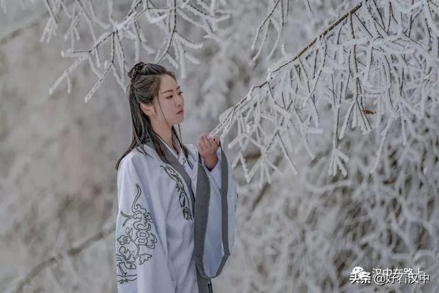 大雪过后的汉中龙池特别适合汉服摄影，不信你看
