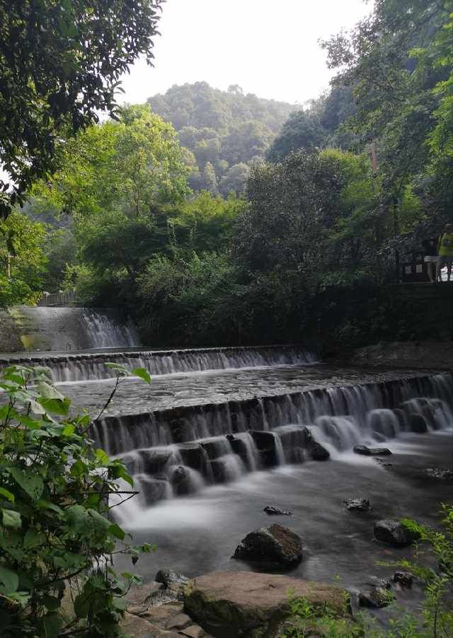 拍美照嬉水纳凉，九溪这两天特别好看，快去打卡