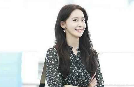 一件衣服，不同人穿气质完全不同，看林允儿和王鸥，你觉得谁更美