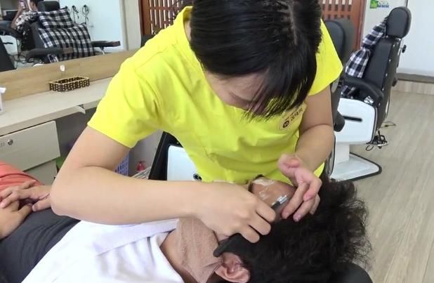 越南理发要80块，为何还有不少人去体验？看完后恍然大悟