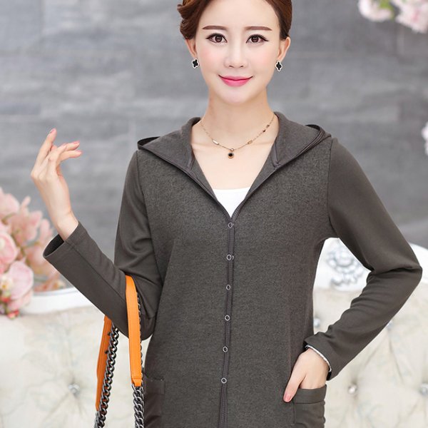 别再皮衣了，今年流行呢大衣+弹力靴，保暖显瘦，女人味满分