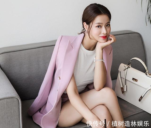 躲过了周冬雨的仙女裙,躲过了她的露肩装,却没躲过她的西装!