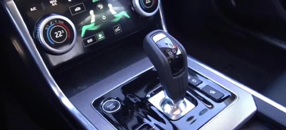  『豪车』年轻人买得起的豪车！皇室专用品牌，配2.0T引擎，品质不输宝马
