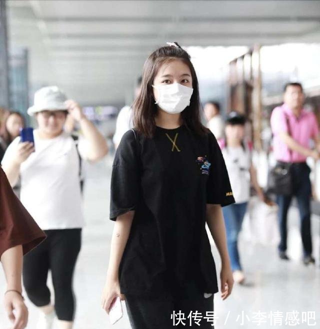 鞠婧祎和吴宣仪都放弃小裙子了，你还在继续当“小清新”