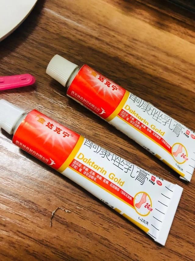  「溶液里浸泡」1粒小药片，碾碎丢水里，花像吃了兴奋剂疯长！