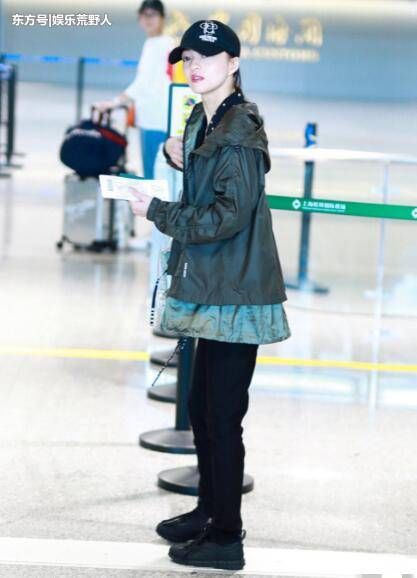 太瘦了!张韶涵的一双腿都快跟筷子一样细了，网友:看着都心疼