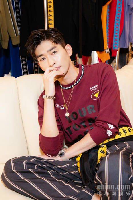 张翰助力某品牌 现场展时尚魅力