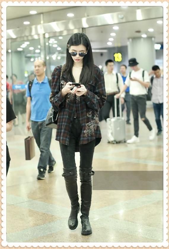 奚梦瑶这靴子咋穿进去的？对自己真狠，网友：腿细果然是王道！