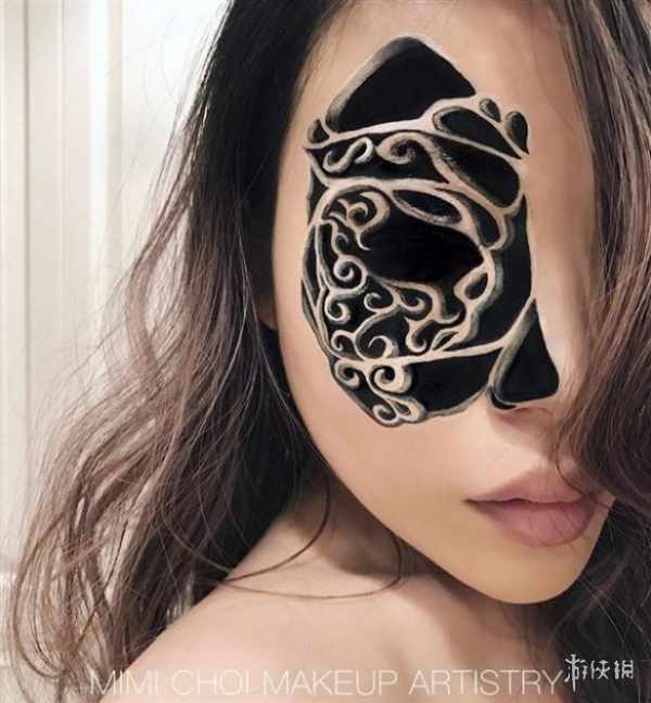 美女的化妆术让人脑洞炸裂