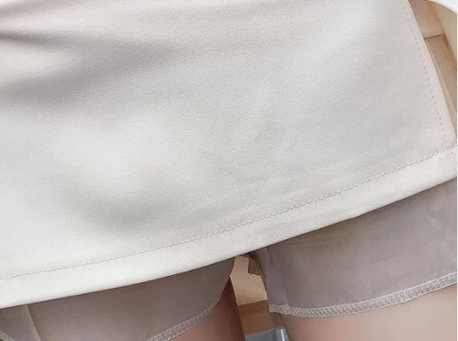 穿短裙露出安全比走光还尴尬，聪明女人穿防走光短裙裤，简约优雅