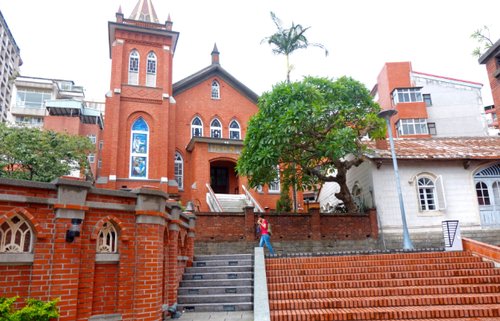  「我国」我国“最小”的省会，面积不如小县城，却被评世界新一