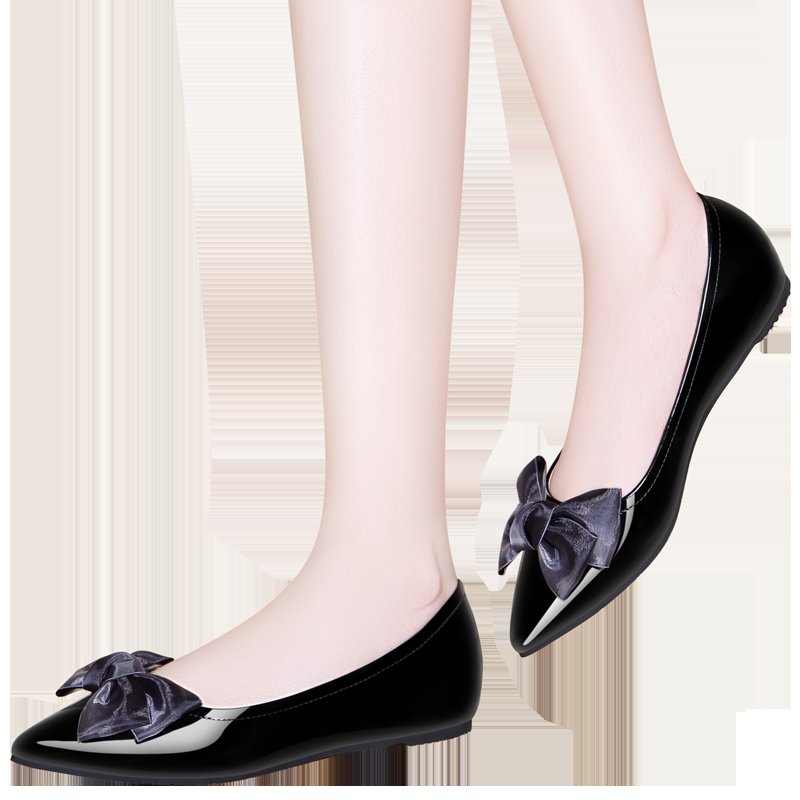 聪明女人三伏天早就不穿高跟鞋了!现在流行舒适“瓢鞋”，美翻