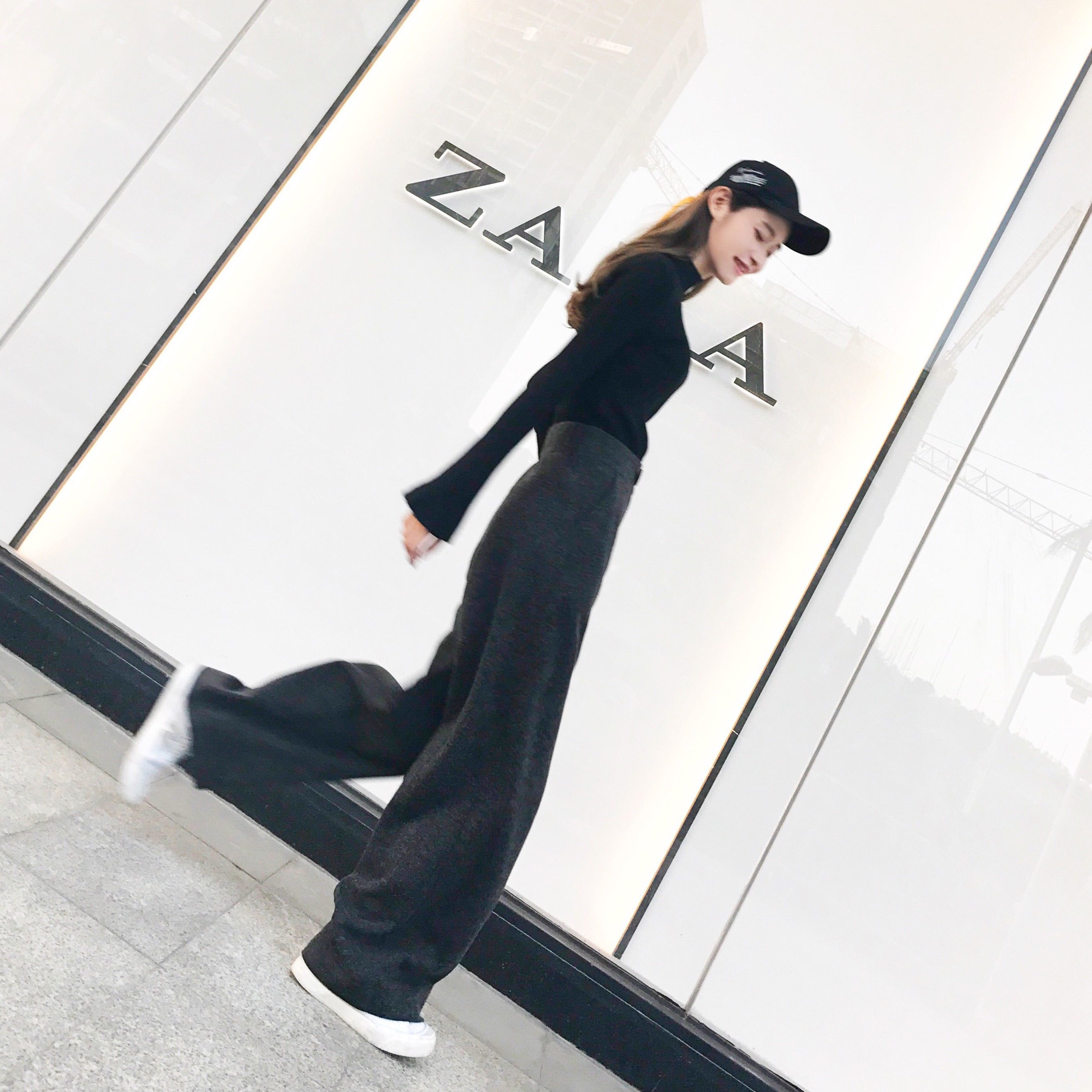 有肚子的女人要穿“宽”点，试试下图高级女裙，胖人穿出时髦感