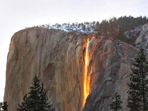 熔岩瀑布：存在于山谷中数百年，直到1973年才被摄影师发现