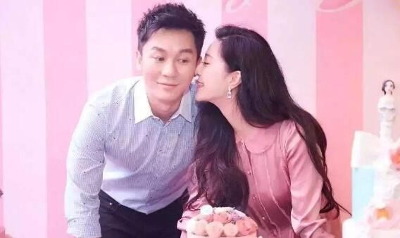 关晓彤范冰冰激吻照一真一假，背后原因却没那么简单