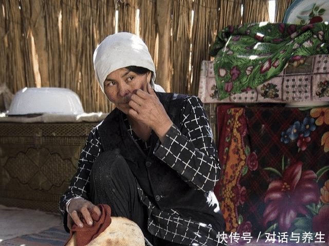 我国最难到达的神秘村落，寄居沙漠不与现代人接触，躲避政府30年