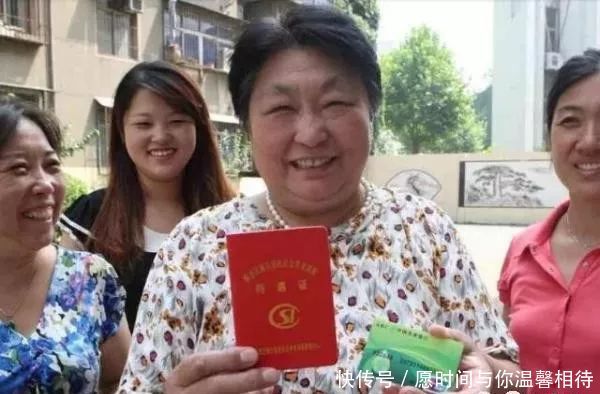 2019年农村60岁以上老人，没想到每月可以领这么多养老金