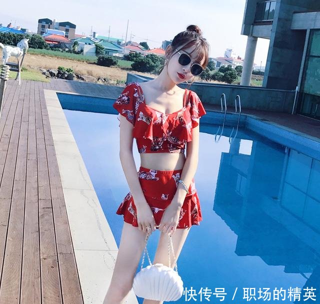 比基尼泳衣小姐姐，苗条的身材和逆天的大长腿