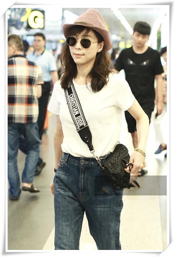 当165张静初穿阔腿裤撞上178奚梦瑶，才知道超模的腿真不是好惹的