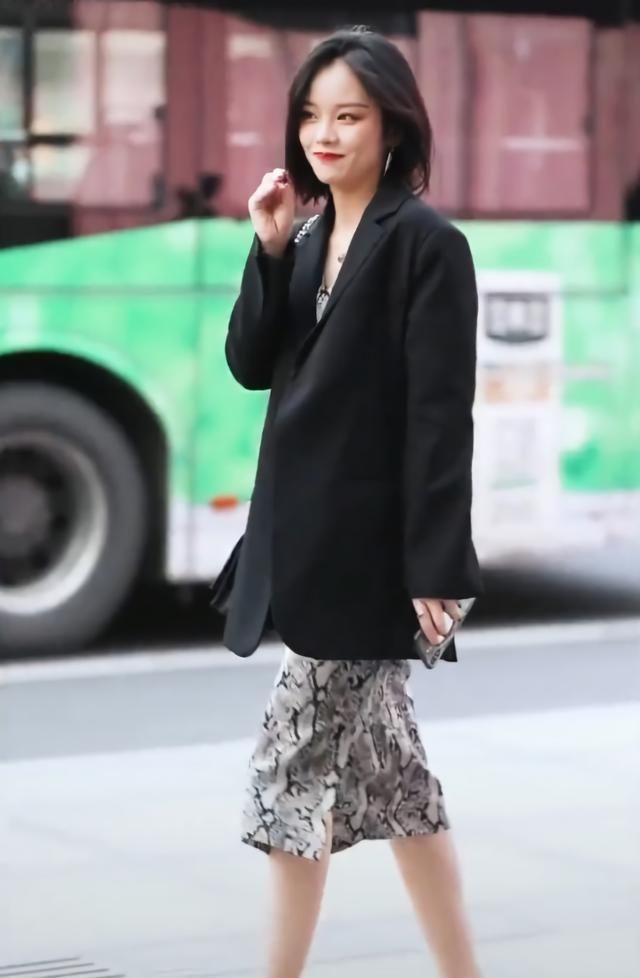  「霸气」最近一款“钢针鞋”比匡威还红，光鞋尖就有10厘米，无敌霸气！