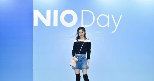  「以选择」26岁章泽天就是会穿！亮片外套搭配牛仔裤减龄时髦，秒变高校生