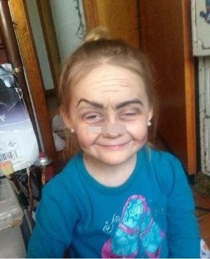 笑喷了！给6岁的外甥女化了一个妆，瞬间看到她60岁的样子！