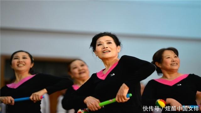 为什么越来越多的人，宁愿把钱花掉，也不愿购买养老保险了呢