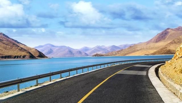 山高路远，美到极致的自驾公路旅行