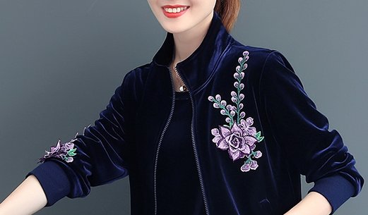 竟想不到!今年居然主流“金丝绒套装”，妈妈中秋穿回家人人夸