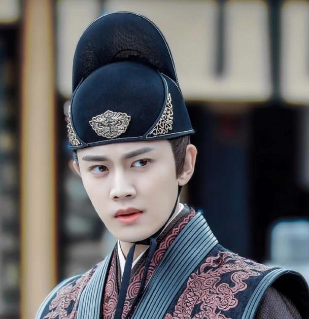 「帅气」《锦衣之下》完美收官后, 任嘉伦现代剧中的造型简直帅出新高度了