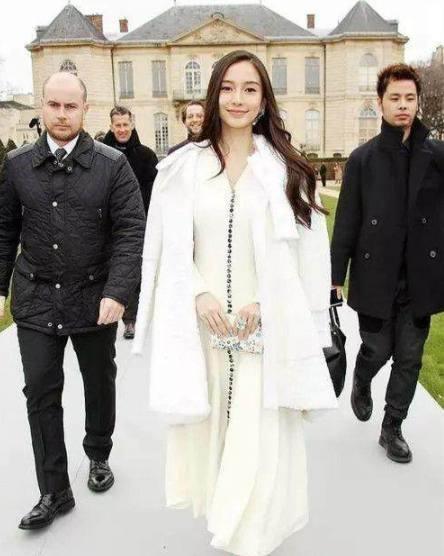 看了baby的嘴, 男人都要怀疑人生, 真不知黄晓明每天是怎么度过的