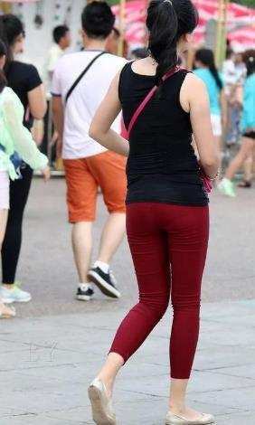 街拍: 如果图8给你做女朋友, 你们愿意吗?