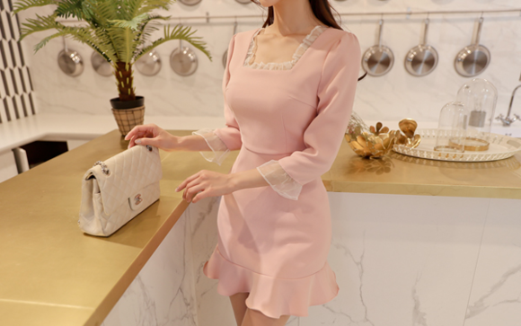 女神孙允珠，丹麦磨坊少女清纯花蜜连衣裙