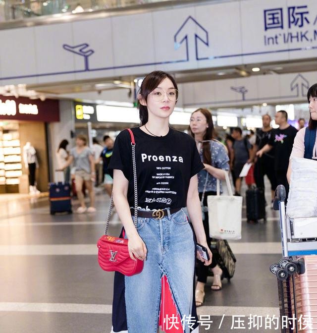 这条三千块牛仔裙，佟丽娅穿被吐槽，时隔7个月却被袁姗姗带火了