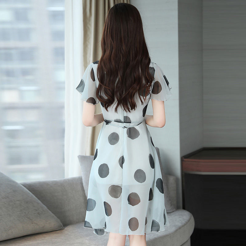 太美了，黑妹子赶紧来瞧瞧!这些精致印花雪纺裙，亮肤又遮肉