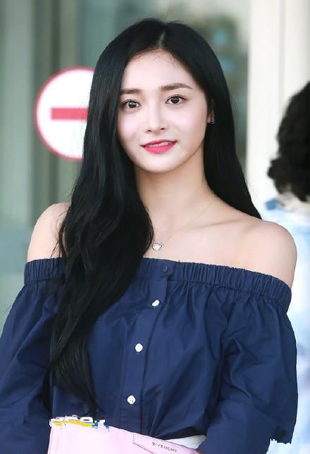 鞠婧祎和周洁琼相似之处这么多?看看她们的穿搭就知道了