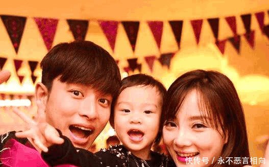 离婚传闻不攻自破，贾乃亮发长文表态，李小璐天天在家哭很可怜