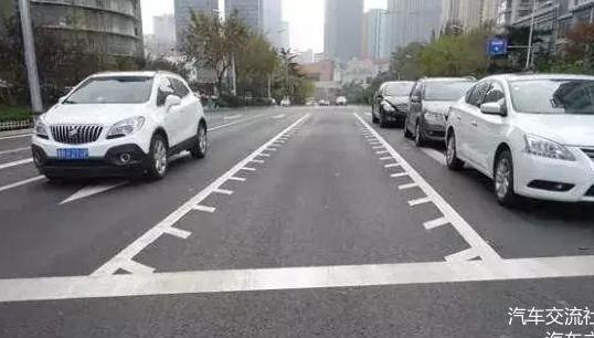 单黄线和双黄线有什么区别? 很多人都忘了, 因此被罚款扣分