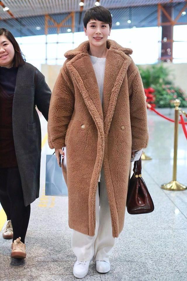 女人不要乱外套,身材再好的女星都穿成了土包子,连杨幂都不例外