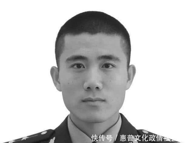 定格23岁的95后烈士，部队鸣枪致敬，父母抱遗像痛哭失声