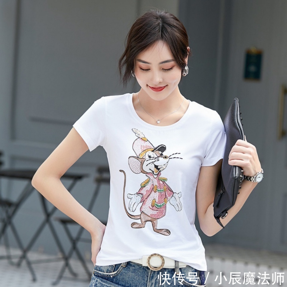 『舒适』148斤老婆买了3件大码女装,显瘦起码45斤,从背影看像美女