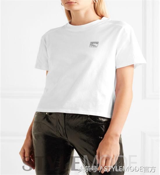 跟上这股白色风潮，必须拥有三款白色上衣单品！