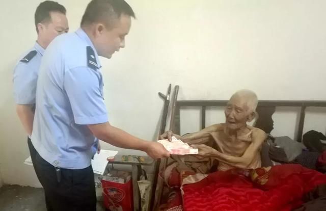 警察发飙狂骂人，朋友圈晒经历后，上百朋友来点赞，网友：真男人