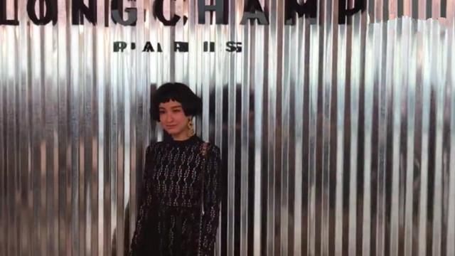 吴昕纽约时装周秀大长腿，气质短发像极了奥黛丽赫本