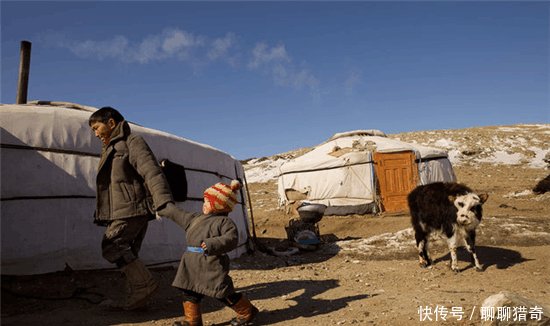 外蒙古与内蒙古牧民冬季生活的对比, 差距太大