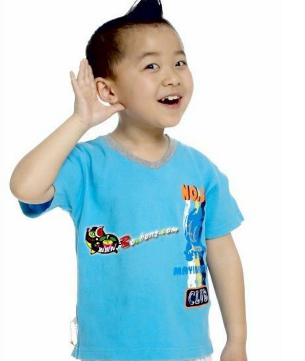 她曾饰演紫薇格格儿子东儿,如今21岁,身高只有