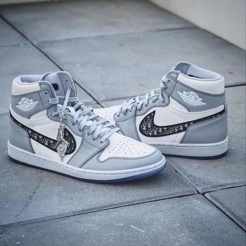 「联名」内部爆料Dior x AJ1联名本周将公布抽签,众星上脚,欧美要延期发售?