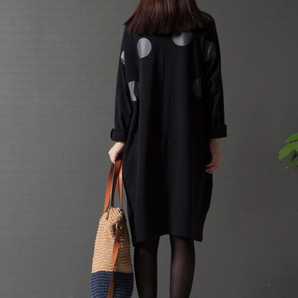 小姨嫌我穿打底裤太显胖，看完她的打扮，我愣住了